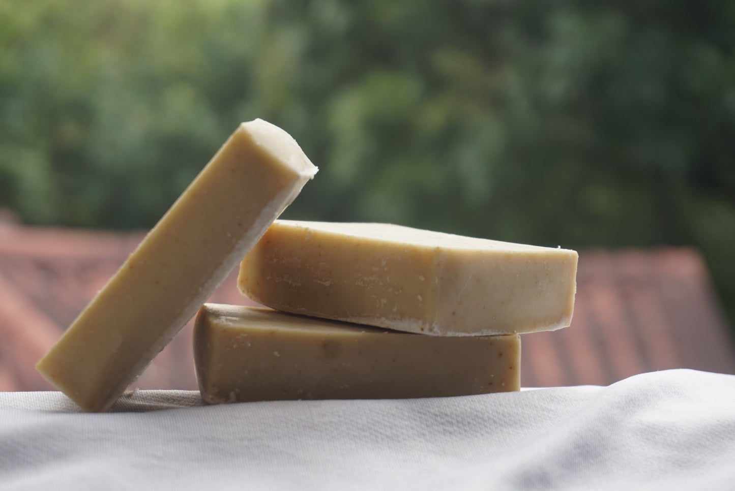 Turmeric with Niacinamide (Vitamin B3) Lightening soap