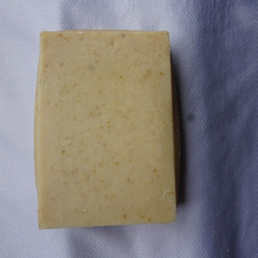 Turmeric with Niacinamide (Vitamin B3) Lightening soap